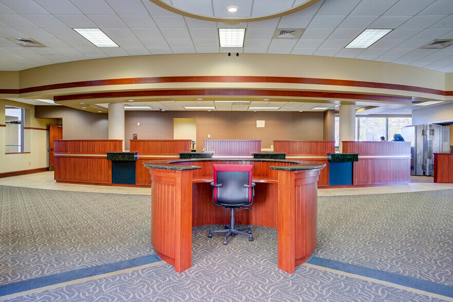 More Photos Of 425 State St, Bristol Bank For Lease
