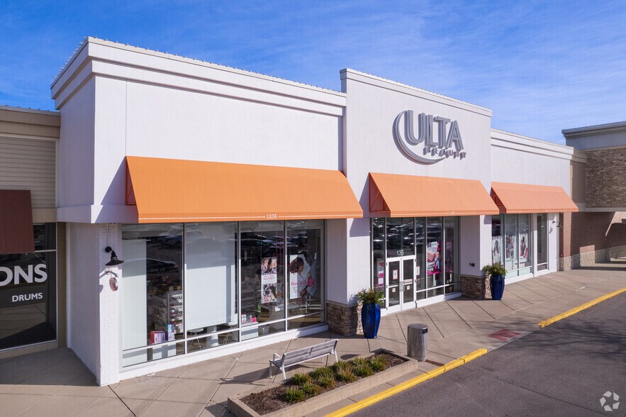 More Photos Of 113-295 Skokie Valley Rd, Highland Park Unknown For Lease