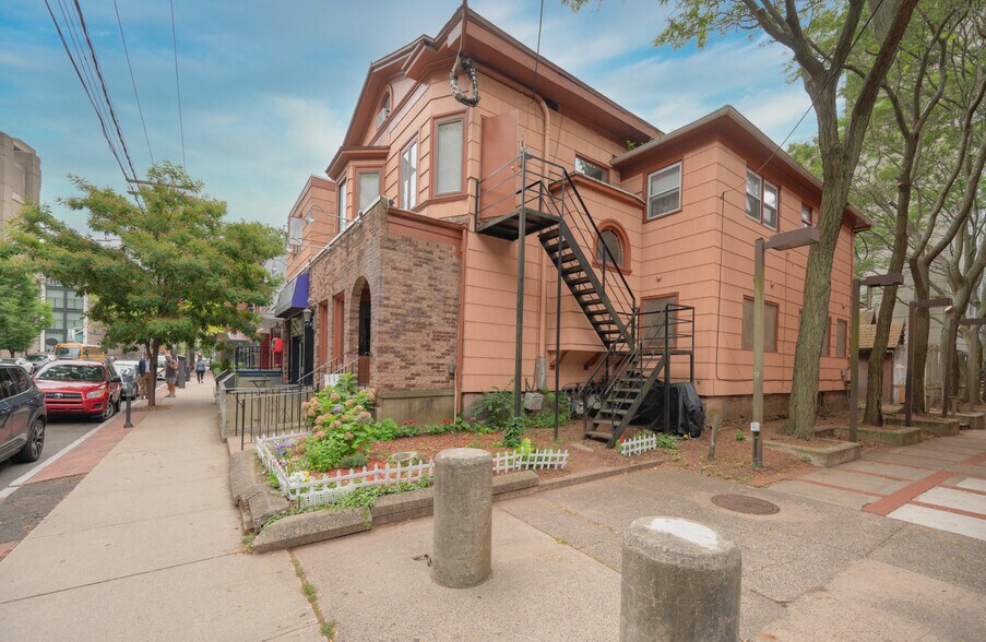 More Photos Of 1150 Chapel St, New Haven Restaurant For Sale