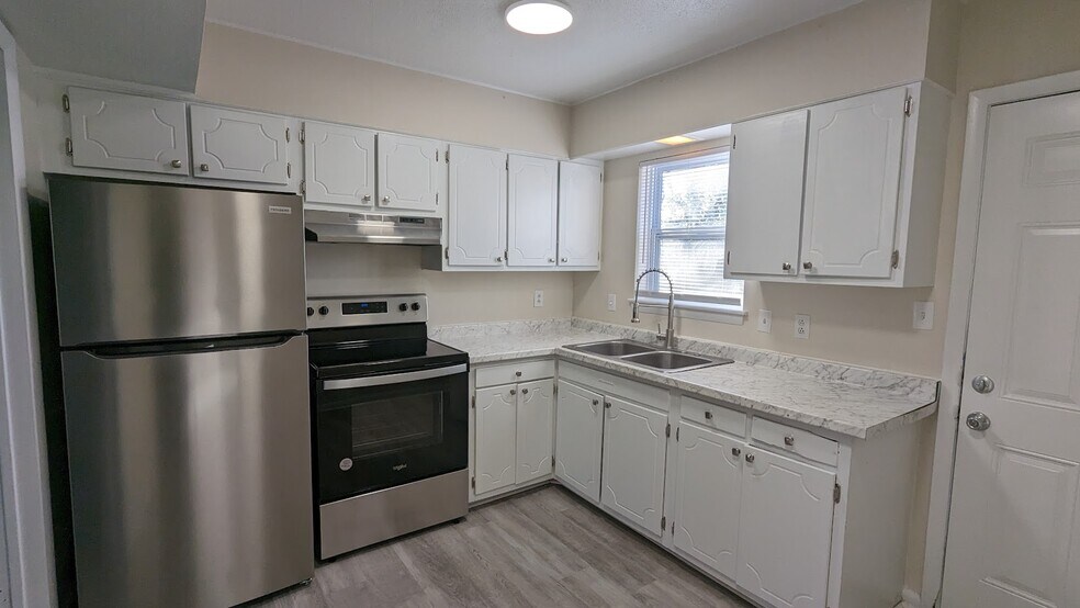 More Photos Of 1507 Tucker St, Greensboro Apartments For Sale