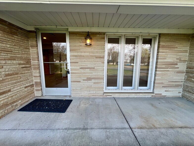 Primary Photo Of 658 N Broadway, Portland Storefront Retail Office For Lease