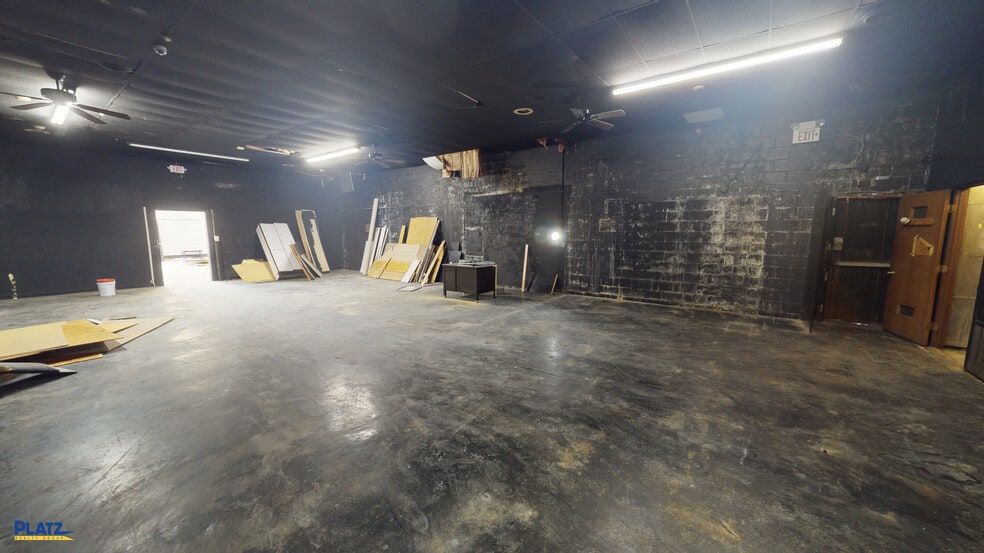 More Photos Of 1410 Market St, Youngstown General Retail For Lease