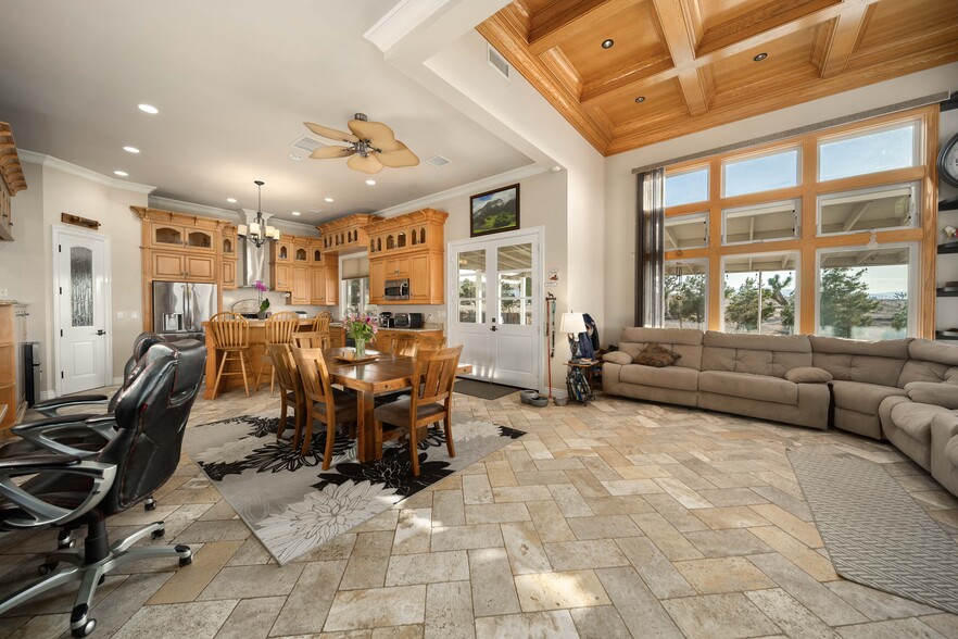 More Photos Of 35655 52nd St E, Palmdale Manufacturing For Sale