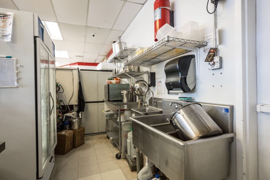 More Photos Of 5701 N Jornada Rd, Las Cruces Service Station For Sale