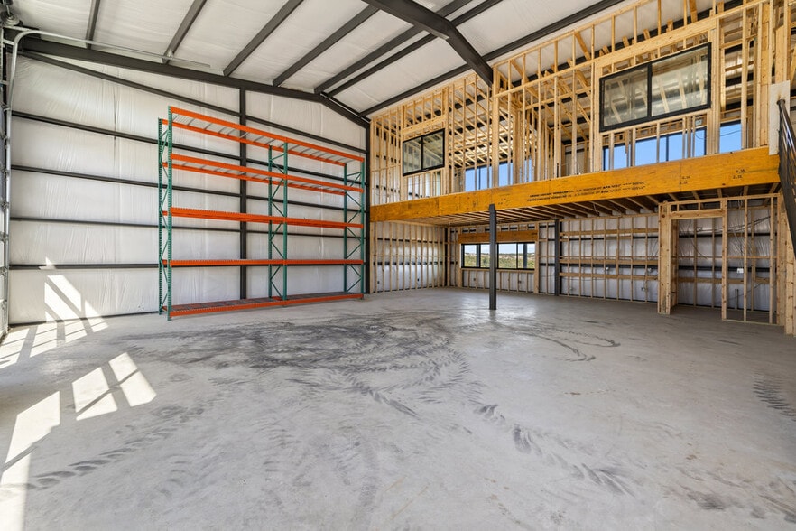 More Photos Of 451 Farrell Rd, Dripping Springs Light Distribution For Sale