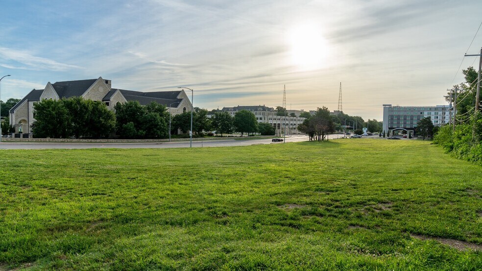 More Photos Of 1700 Anderson Ave, Manhattan Land For Sale