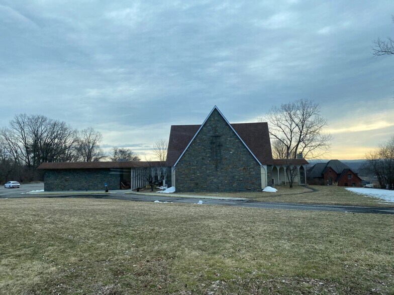 Primary Photo Of 16 Hillcrest Dr, Ravena Specialty For Sale