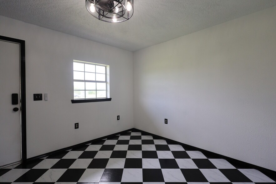 More Photos Of 25377 Welling rd, Welling Apartments For Sale