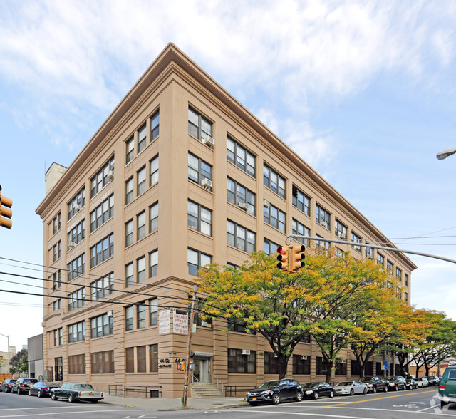 Primary Photo Of 44-02 11th St, Long Island City Warehouse For Lease