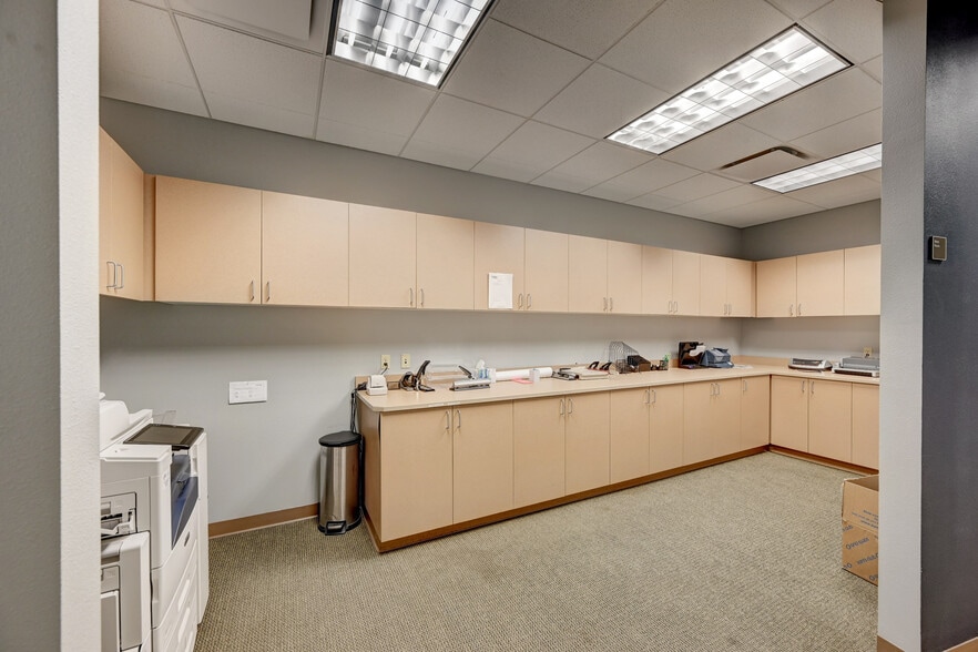 More Photos Of 1120-1140 W Moreno Ave, Colorado Springs Research And Development For Lease