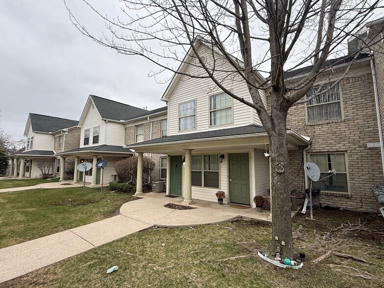 More Photos Of 8931 Mount Elliott St, Detroit Apartments For Sale