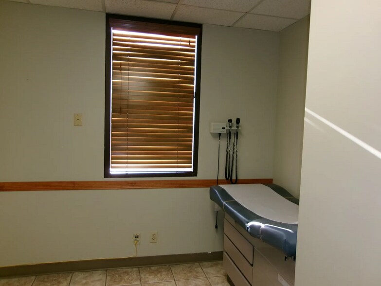 More Photos Of 1400 N El Paso St, El Paso Medical For Lease