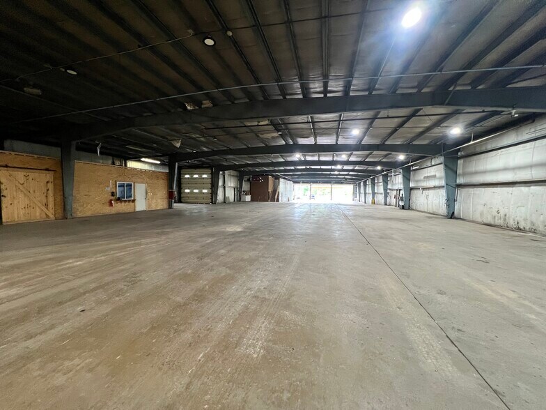 More Photos Of 2470 Evans City Rd, Harmony Warehouse For Sale