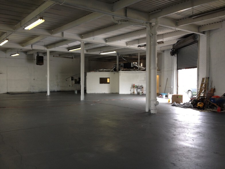 More Photos Of 10727-10737 180th St, Jamaica Warehouse For Lease