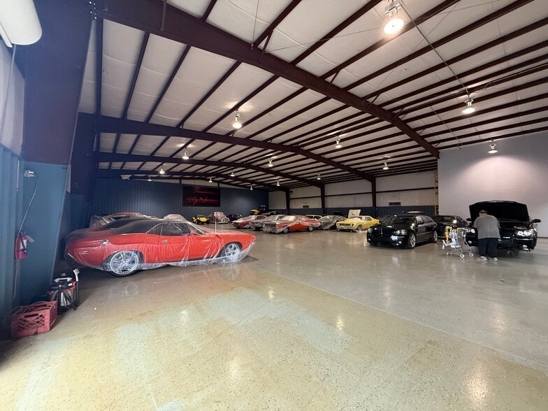 More Photos Of 951 Columbia Memorial Pky, Kemah Warehouse For Lease