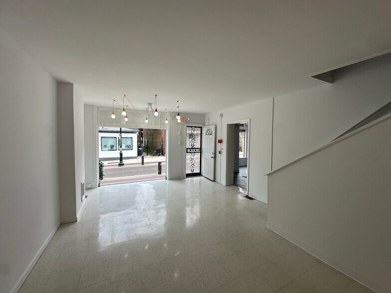 More Photos Of 37 W Maplewood Mall, Philadelphia Schools For Sale