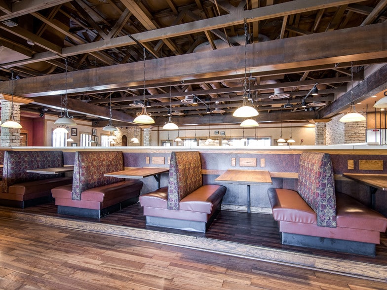 More Photos Of 341 Rockwood Rd, Arden Restaurant For Lease