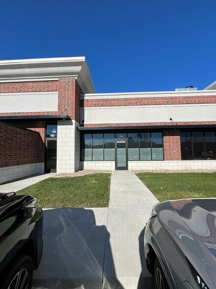 More Photos Of 6920 EP True Pky, West Des Moines General Retail For Lease