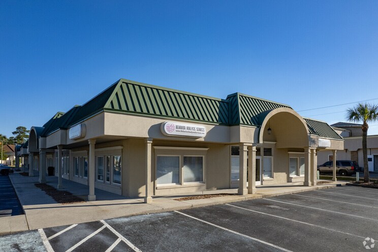 Primary Photo Of 664 Scranton Rd, Brunswick Office For Lease