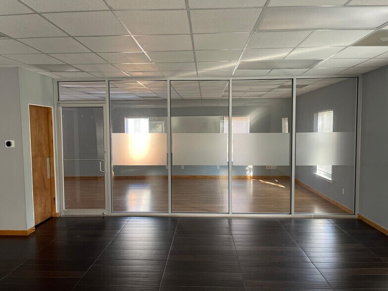More Photos Of 2312 Peachford Rd, Atlanta Office Residential For Lease