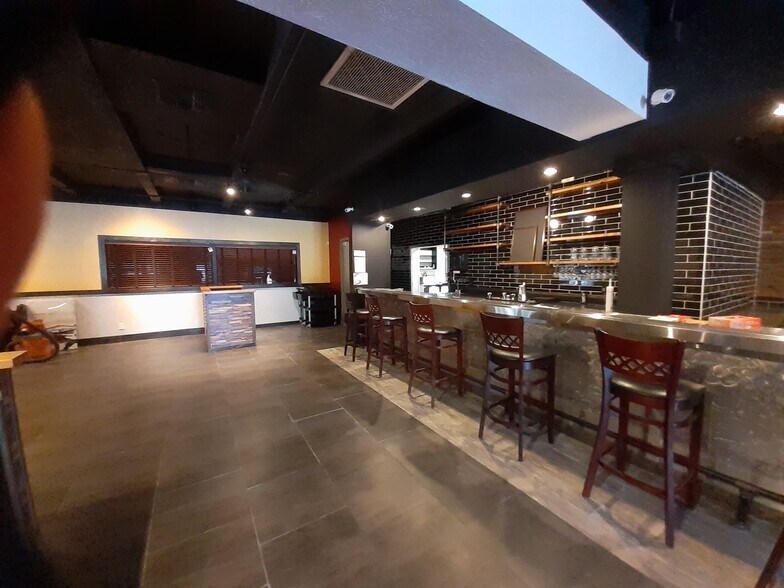More Photos Of 5101 E Colonial Dr, Orlando Restaurant For Sale