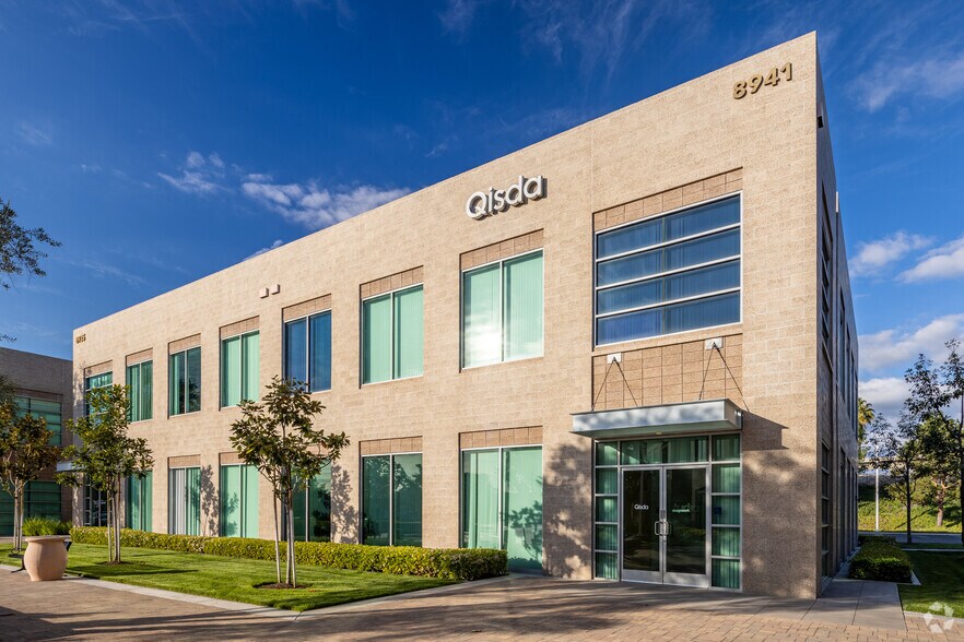 More Photos Of 8935 Research Dr, Irvine Loft Creative Space For Lease