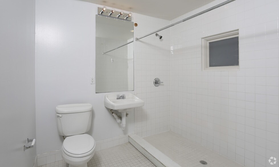 More Photos Of 433 W New England Ave, Winter Park Apartments For Lease