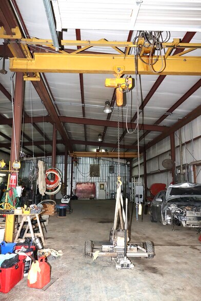 More Photos Of 2335 Columbia Hwy, Pulaski Office For Sale