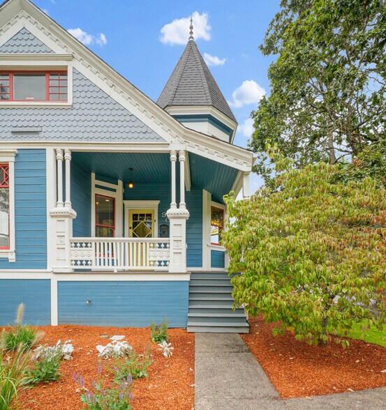 More Photos Of 901 13th St SE, Salem Office For Sale