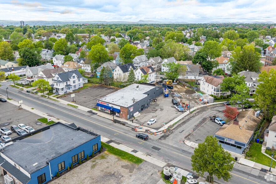 More Photos Of 483 Belmont Ave, Springfield Freestanding For Lease