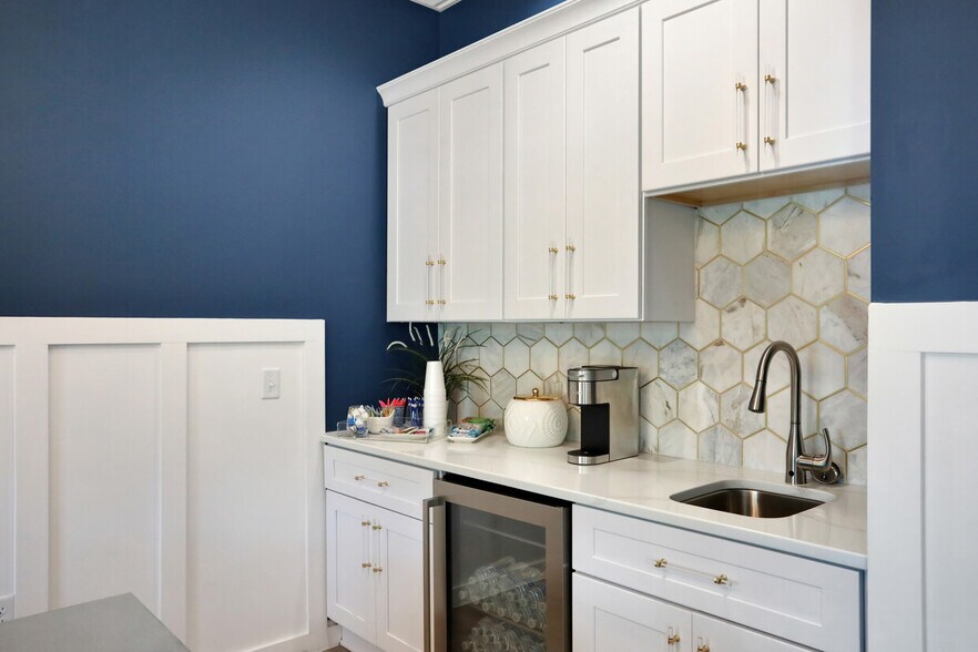 More Photos Of 1845 East West Pky, Fleming Island Medical For Lease