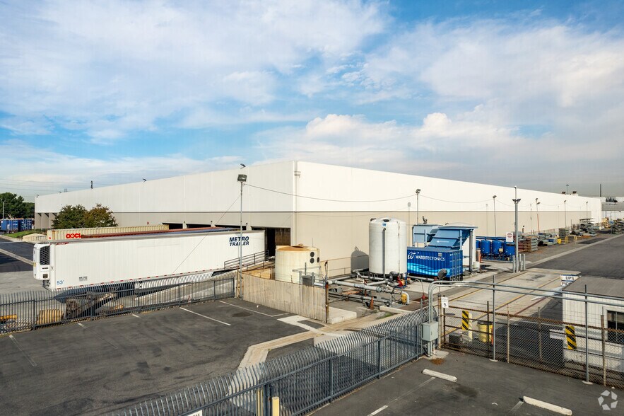 More Photos Of 1925 E Dominguez St, Carson Warehouse For Sale