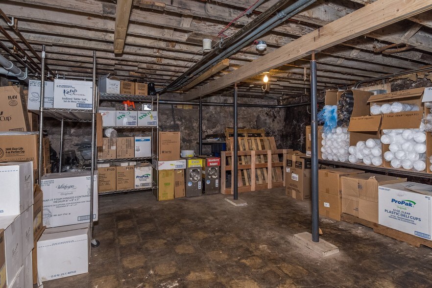 More Photos Of 1015 Tower Ave, Superior Restaurant For Lease