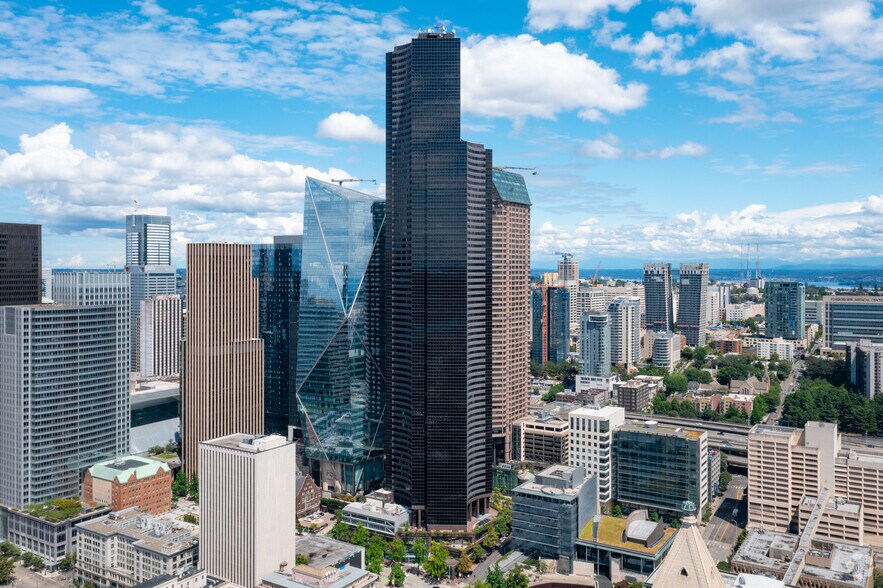 More Photos Of 701 5th Ave, Seattle Coworking Space