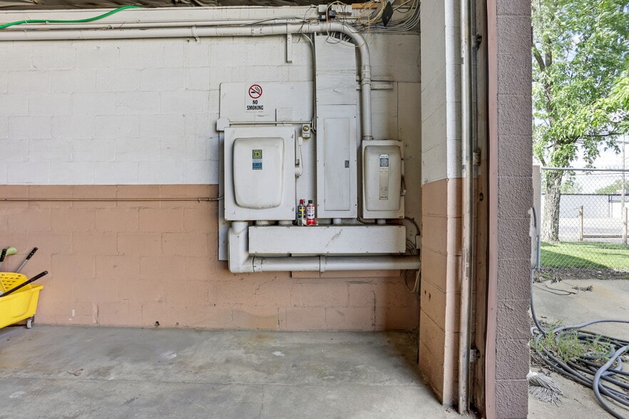 More Photos Of 2591 Harrison Rd, Columbus Warehouse For Sale