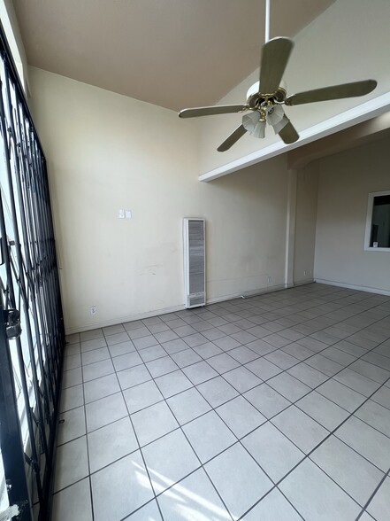 More Photos Of 727-739 W Pacific Coast Hwy, Long Beach Storefront Retail Residential For Lease