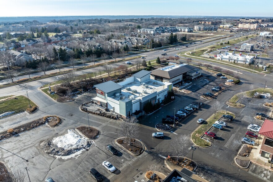 More Photos Of 5585 Mills Civic Pky, West Des Moines Restaurant For Lease