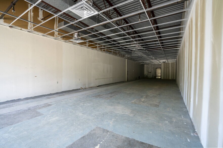 More Photos Of 439-489 N Cannon Blvd, Kannapolis Unknown For Lease