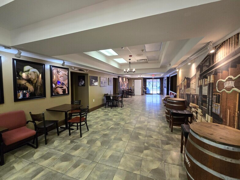 More Photos Of 3900 Oneida St, New Hartford Freestanding For Lease