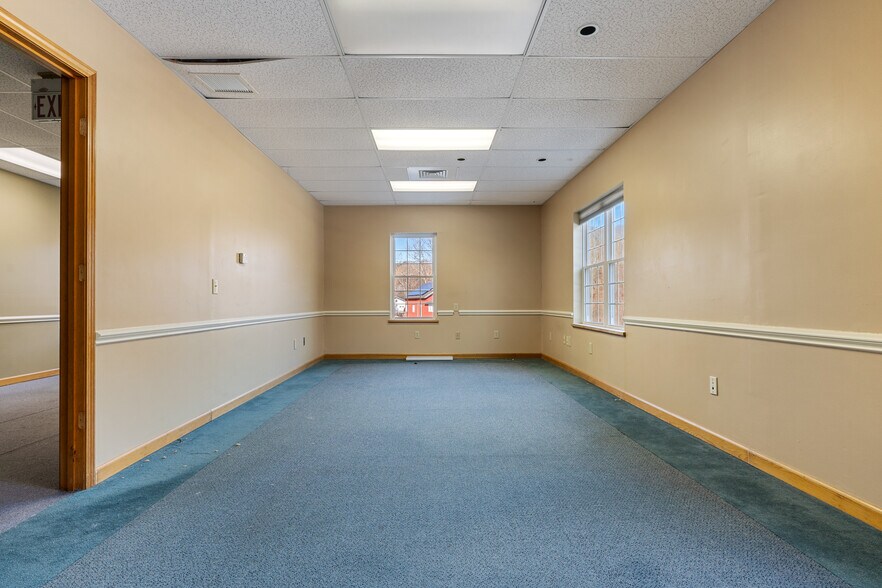 More Photos Of 128 Litchfield Rd, New Milford Medical For Sale