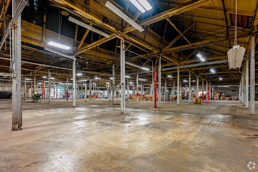More Photos Of 100 E Diamond Ave, Hazleton Warehouse For Lease