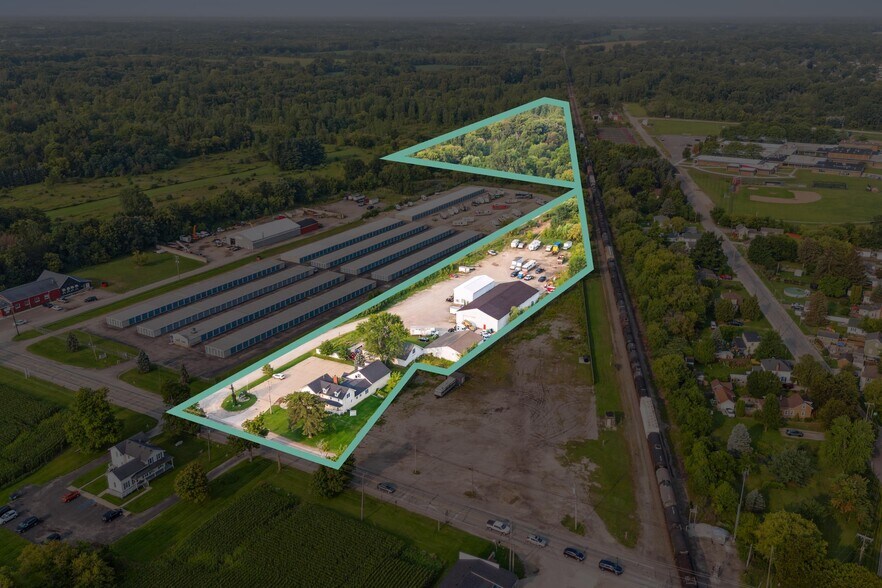 More Photos Of 5232 Morrish Rd, Swartz Creek Office For Sale