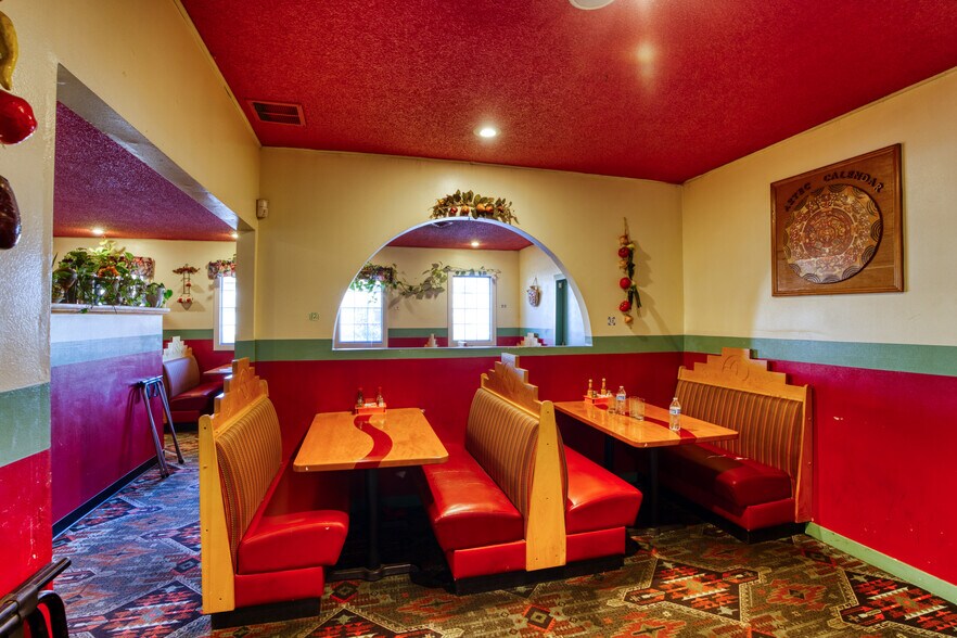 More Photos Of 410 Yakima Valley Hwy, Sunnyside General Retail For Sale