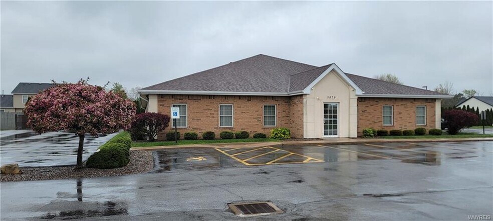 More Photos Of 5879 Snyder Dr, Lockport Medical For Sale
