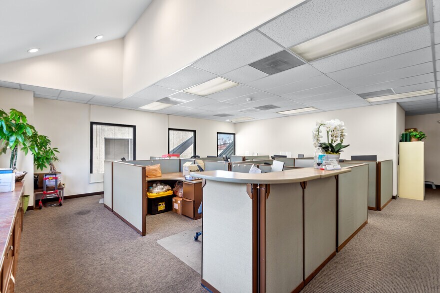 More Photos Of 310 E Foothill Blvd, Arcadia Medical For Sale