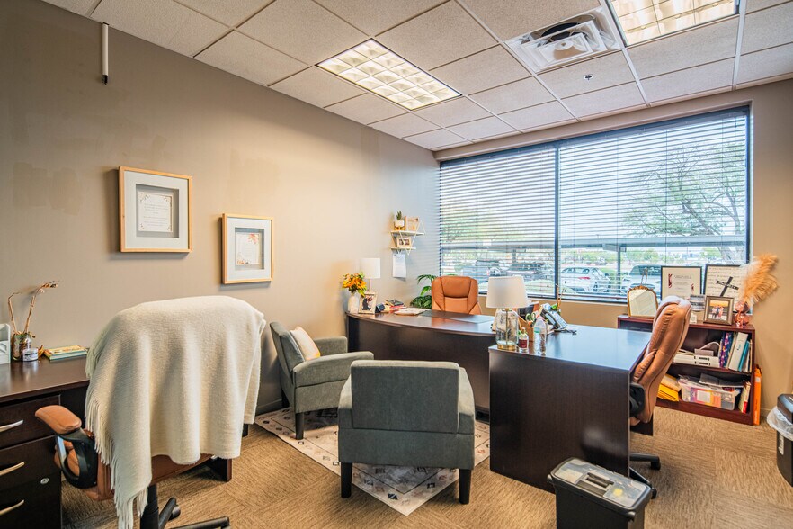 More Photos Of 12515 W Bell Rd, Surprise Office For Lease