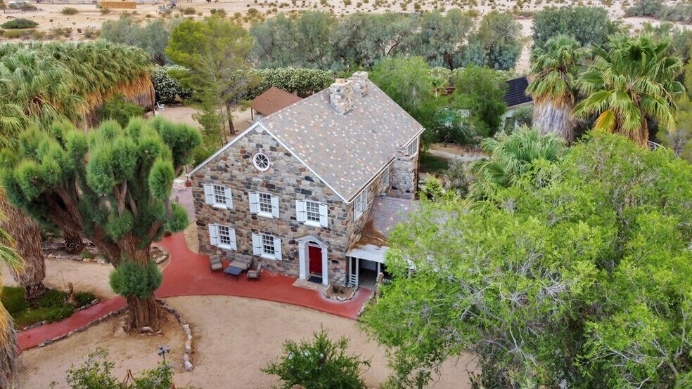 More Photos Of 74744 Joe Davis Dr, Twentynine Palms Hotel For Sale