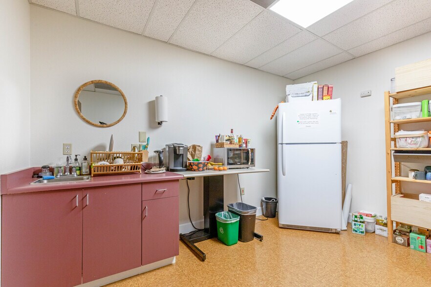 More Photos Of 3050 Beacon Blvd, West Sacramento Office For Sale