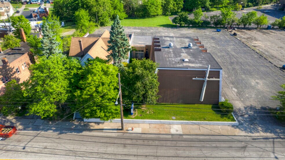 More Photos Of 15715 Libby Rd, Maple Heights General Retail For Sale