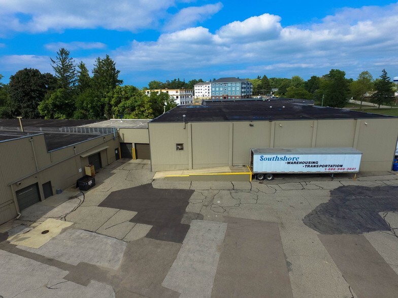 More Photos Of 3515 Lakeshore Dr, Saint Joseph Warehouse For Lease